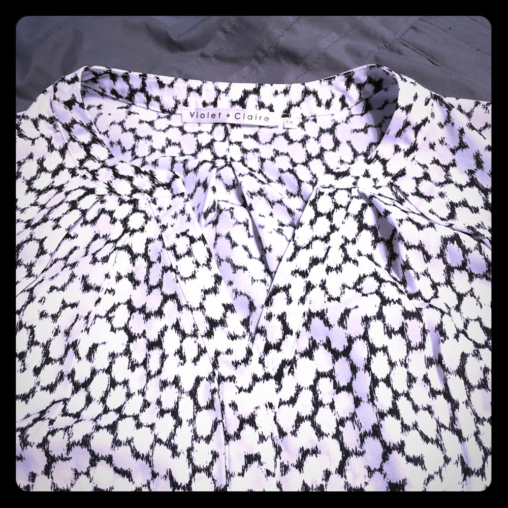 Violet & Claire  3/4 sleeve top