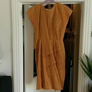 Beautiful fitted vintage linen dress mustard color