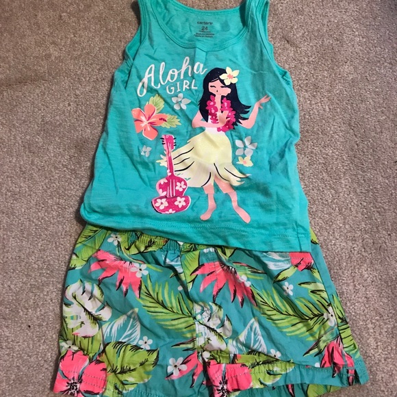 Hawaiian outfit! - Picture 1 of 3