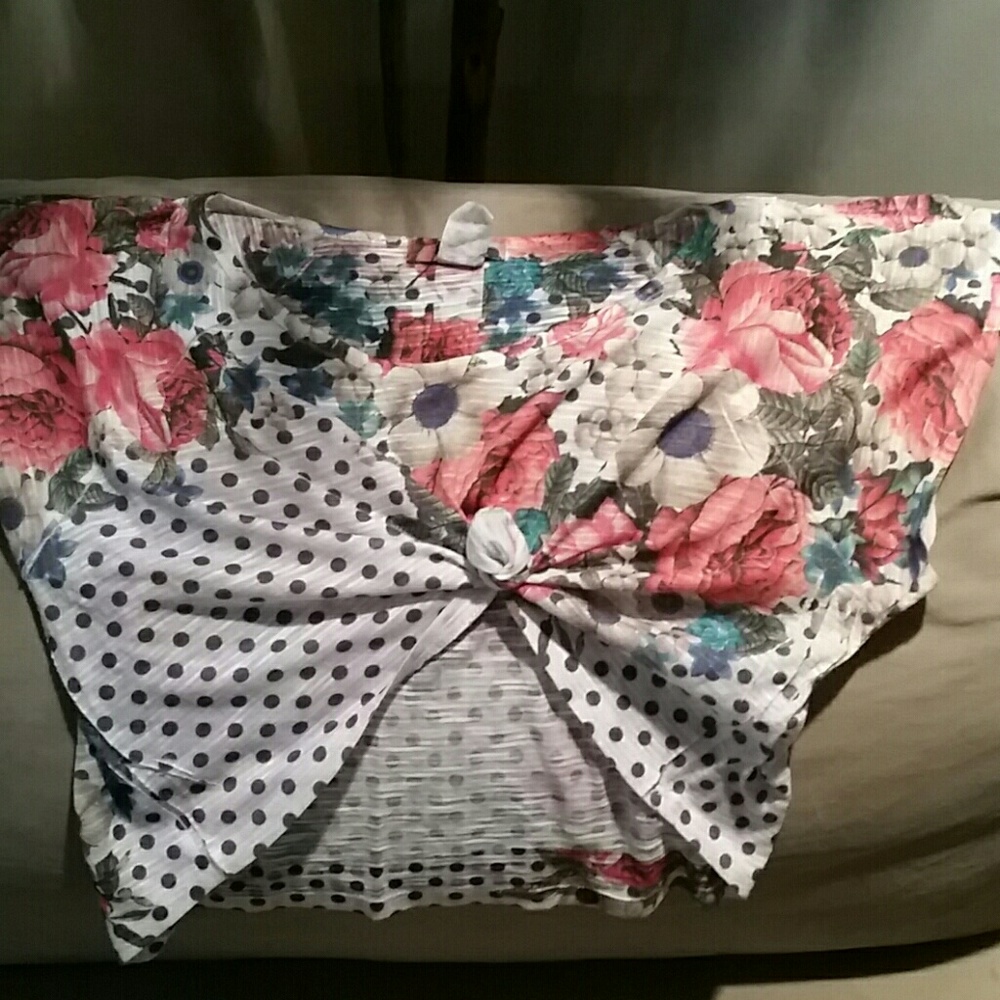 Crop top - Picture 2 of 2