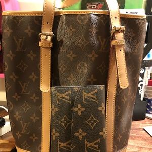 Brown bag with matching wallet