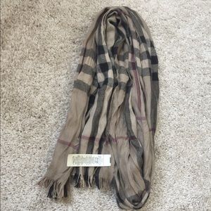 Burberry Lightweight Scarf
