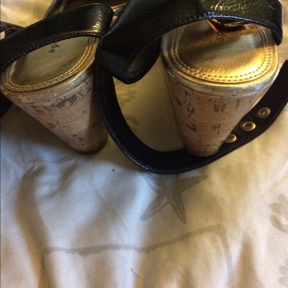 sale Black/gold Wedge Sandals - Picture 2 of 7