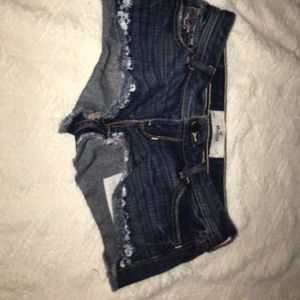 Short flower lined pants