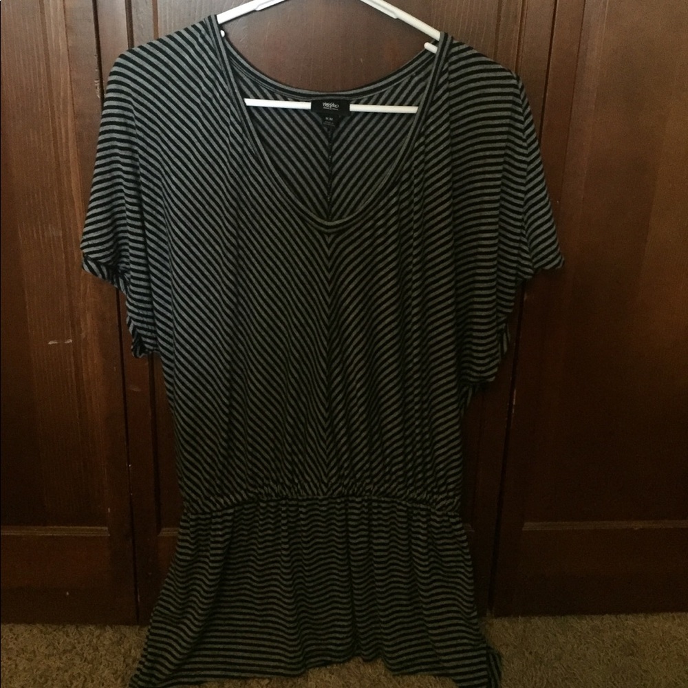 Short sleeve top