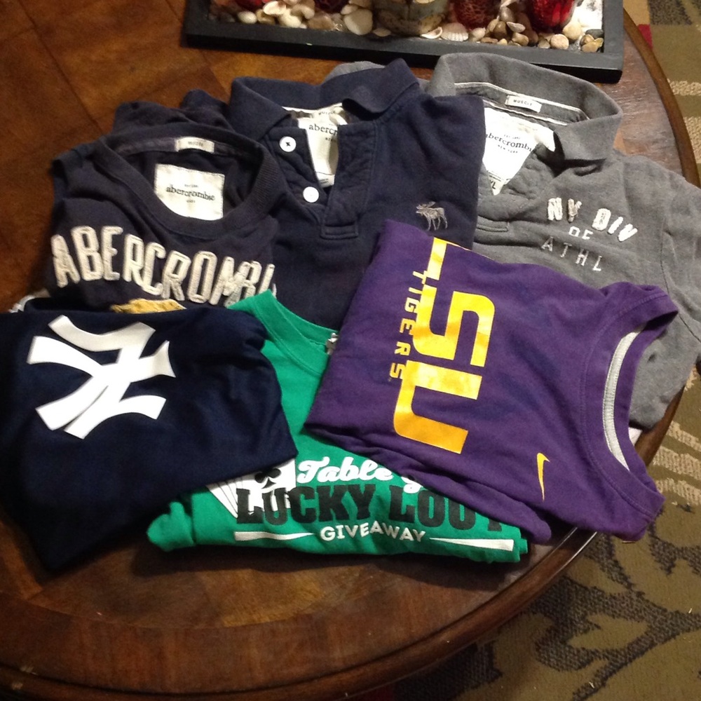 Boys shirts 👕 LOT