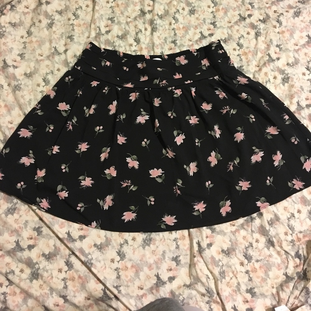 New York & Company beautiful skirt - Picture 1 of 3