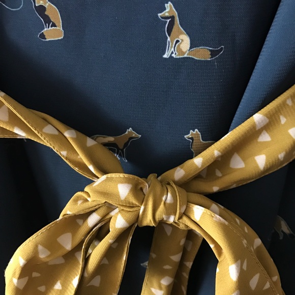 *SOLD*Isabel and Alice Belted Shift Dress - Picture 3 of 3