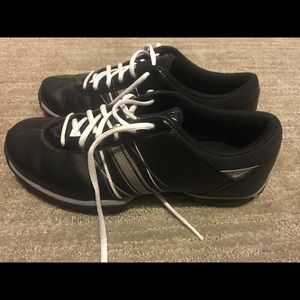 Golf shoes