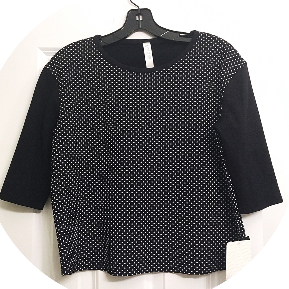 Lululemon Athletica Black Crop Top size M NWT