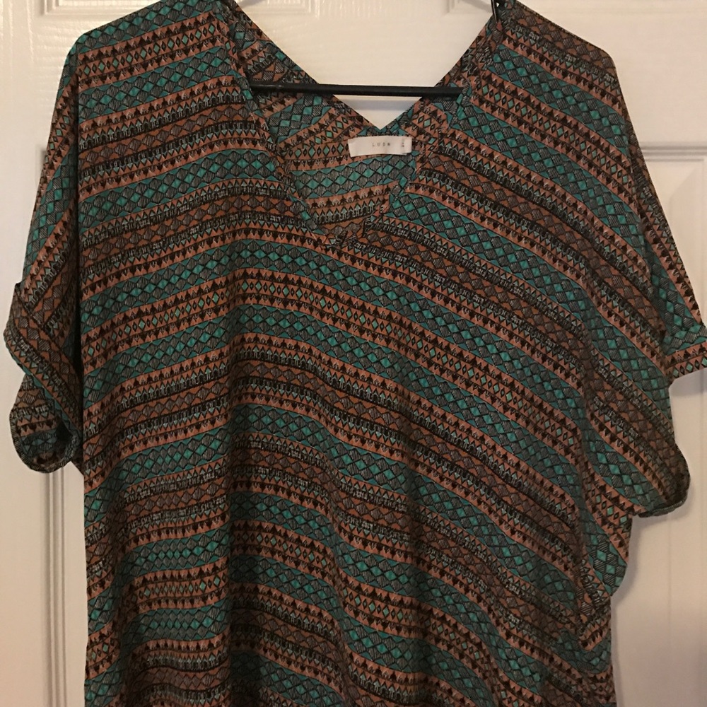 Loose fitting shirt