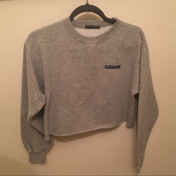 Brandy Melville Tops - Brandy Melville cropped sweatshirt