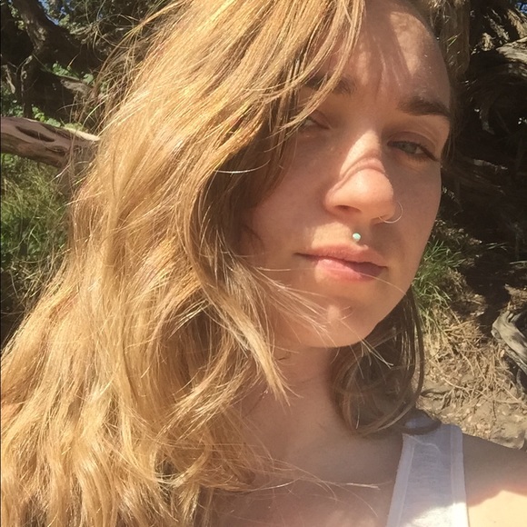 Meet your Posher, Heather - Picture 1 of 1