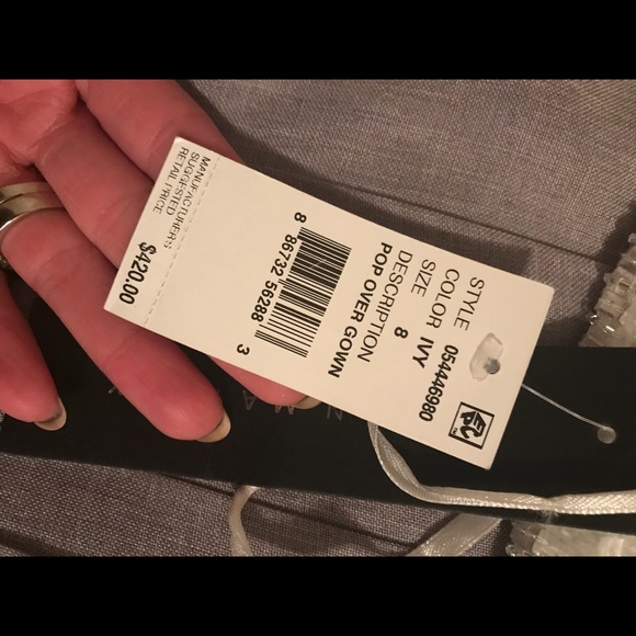 Aidan Mattox pop over gown - Picture 3 of 8