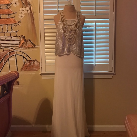 Aidan Mattox pop over gown - Picture 8 of 8