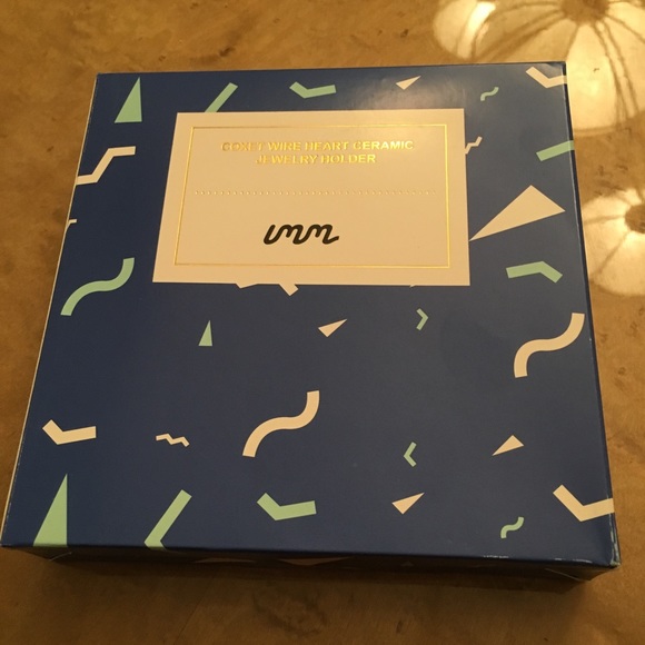 Coxet fire heart ceramic jewelry holder new in box - Picture 2 of 4