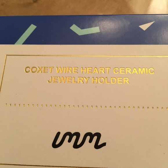 Coxet fire heart ceramic jewelry holder new in box - Picture 3 of 4