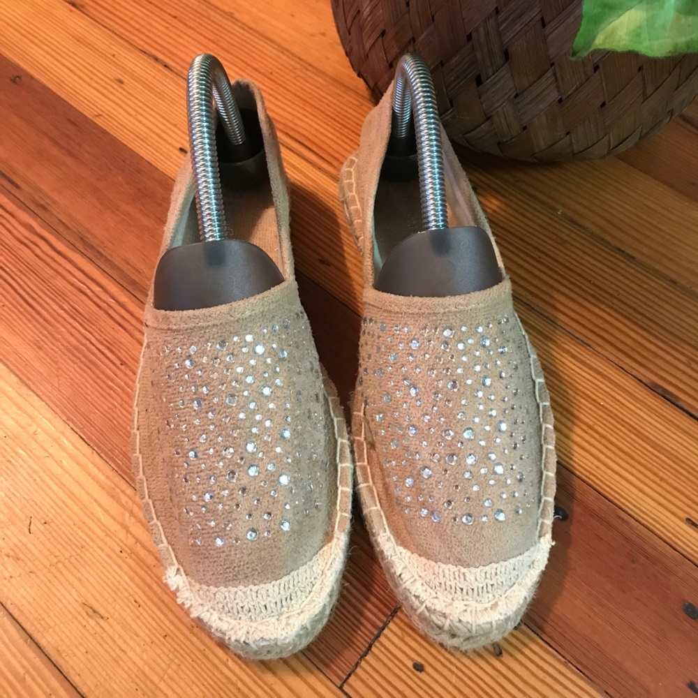 🌻BRAND NEW NUDE ESPADRILLES!!🌻