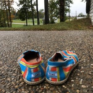 Gently Used Toms slip ons