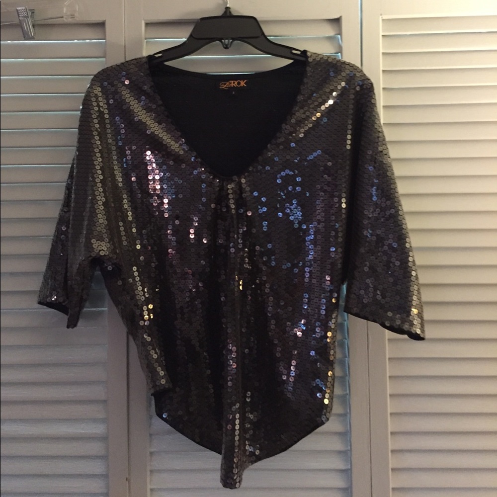 Sequined top by LA ROK