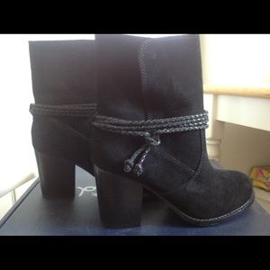 Black suede Ankle boot.