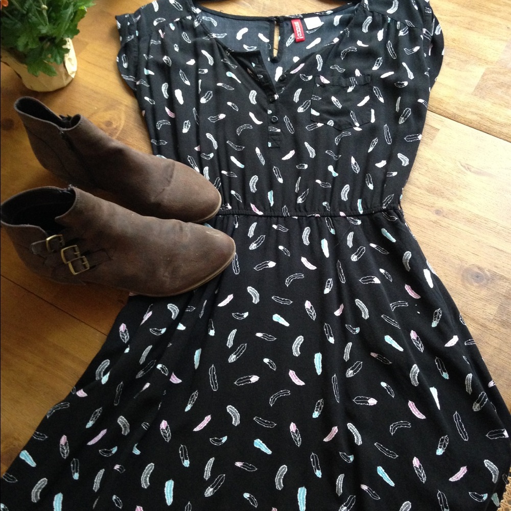 Short Casual Printed Dress- w/Pockets!