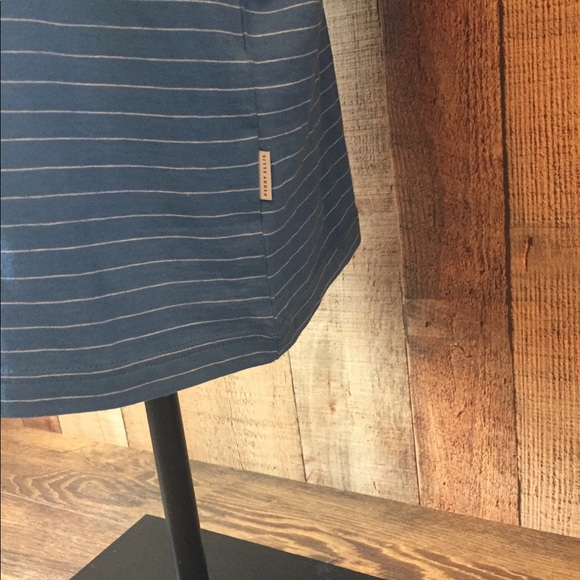 PERRY ELLIS Striped V-neck - Picture 2 of 6