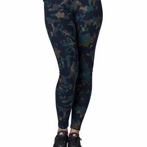 Nike Camo Leg-A-See AOP Leggings, Size XS, NWT