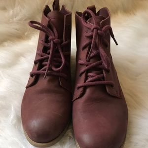 Steve Madden size 12 plum boot