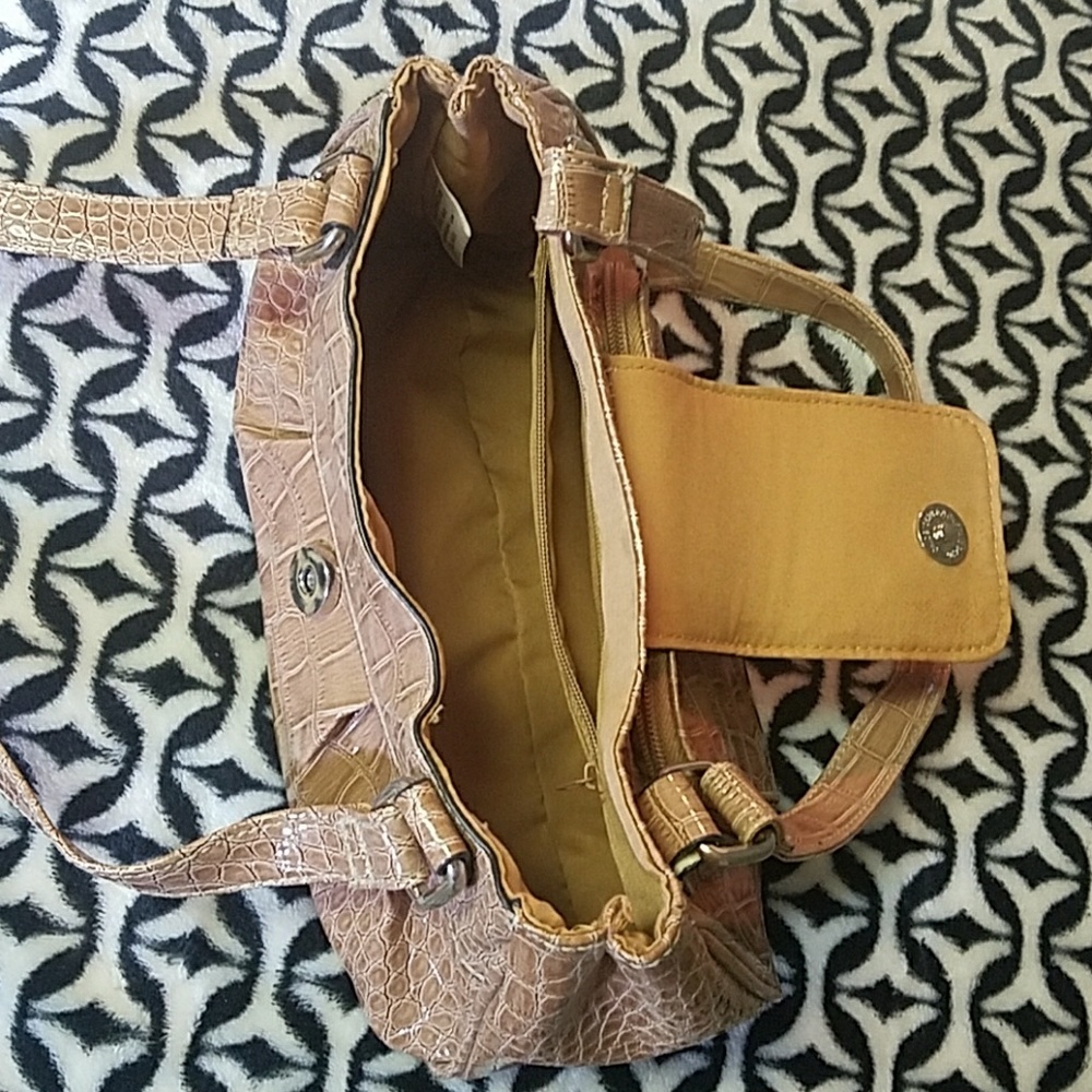 Purse - Picture 2 of 3