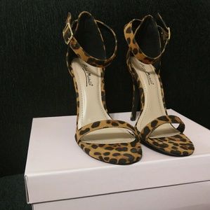 Chic Leapord print heel