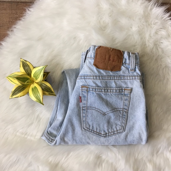 Levi's Denim - Vintage Levi's 550 High-Waisted Light Wash Jeans