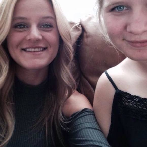 Meet your Posher, Sarah - Picture 1 of 1