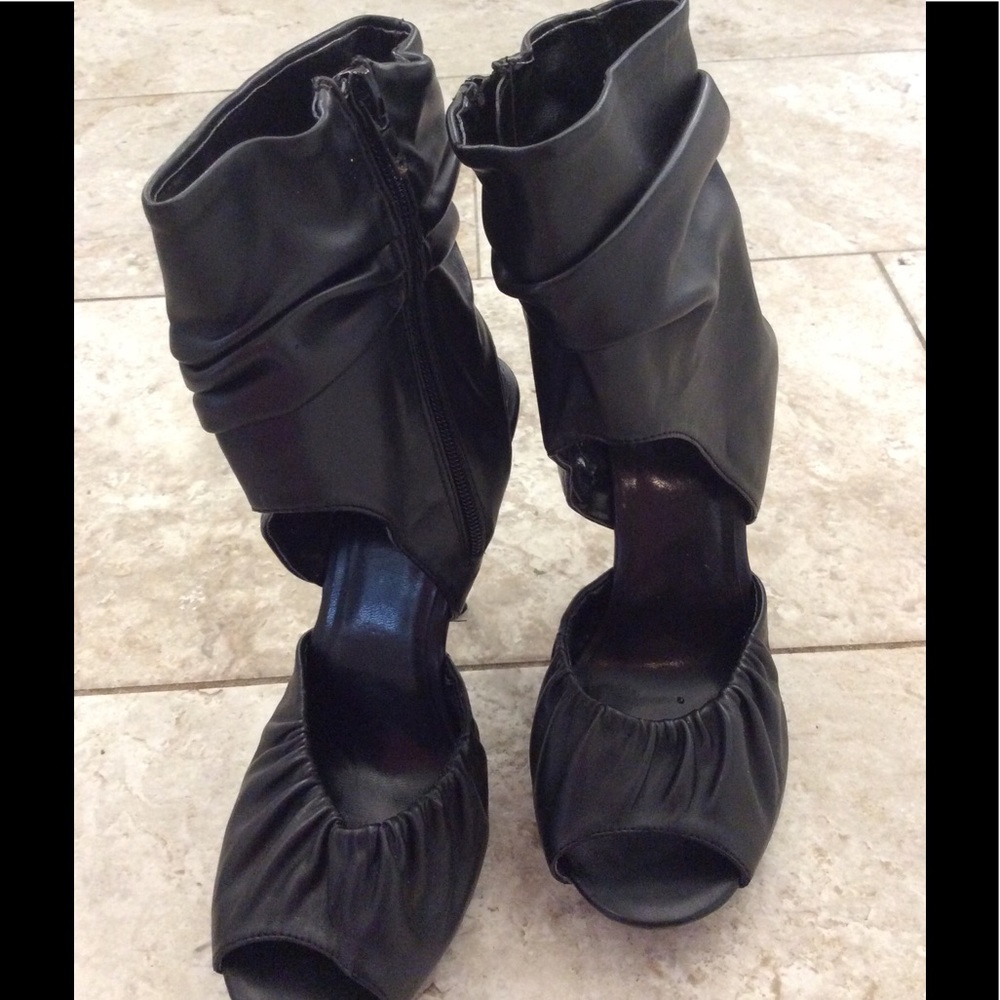 Faux leather heel.