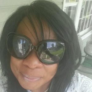 Meet your Posher, Dana