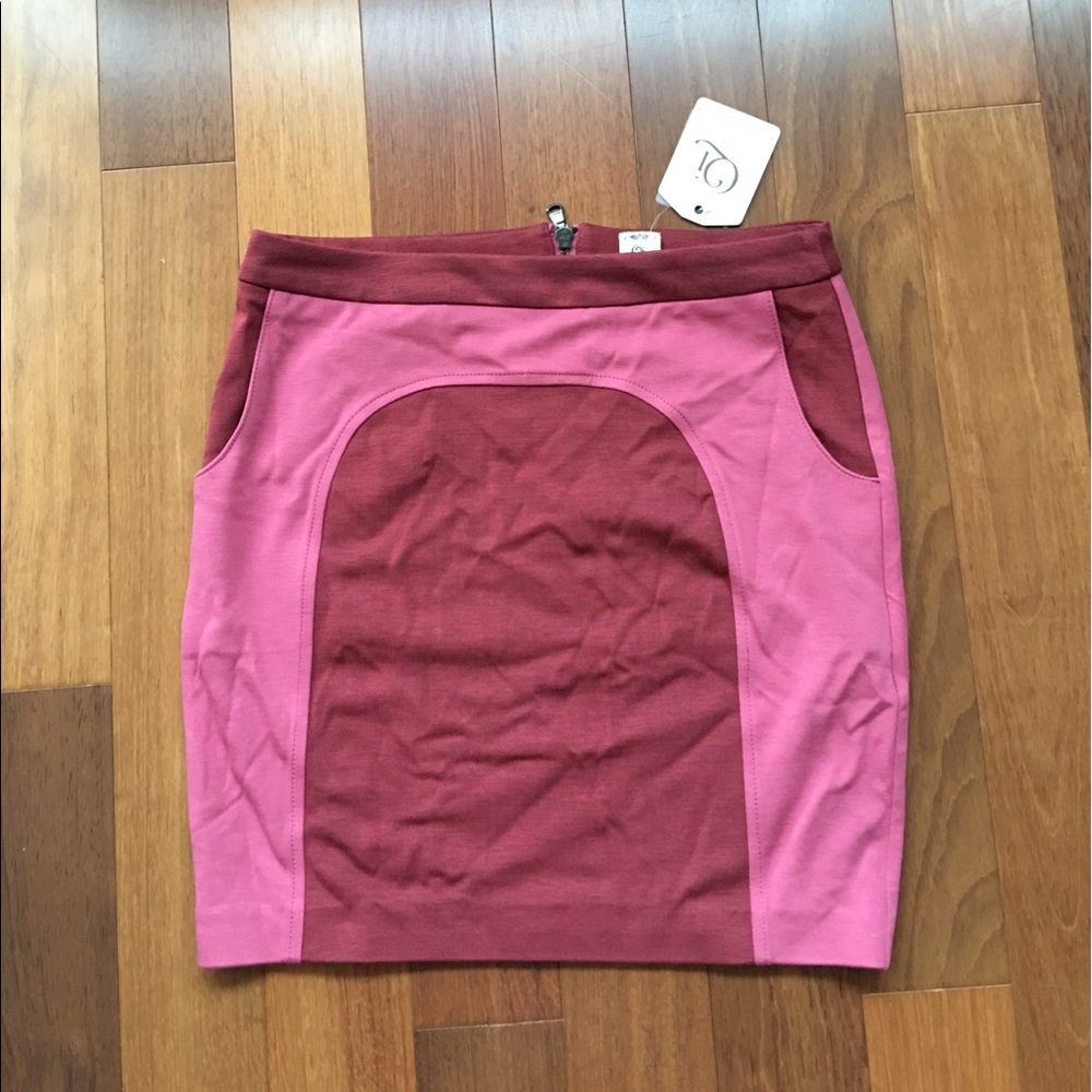 Qi New York Mini Skirt!