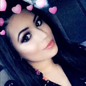 Meet your Posher, Claudia