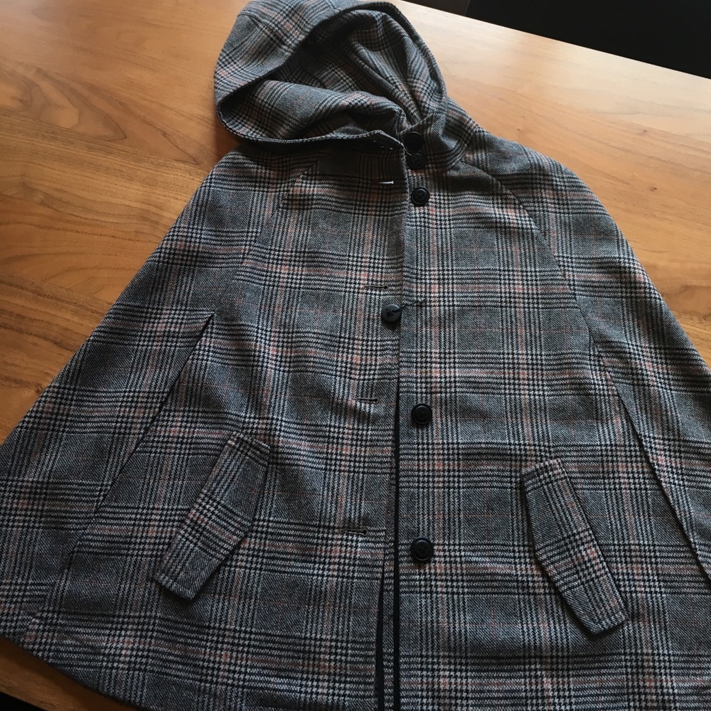 Fall cape, size small