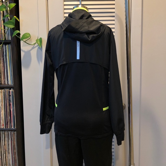 Run jacket - Picture 3 of 7
