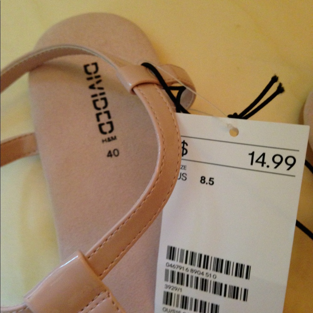 Sandals - Picture 2 of 4