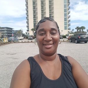 Meet your Posher, Beverly