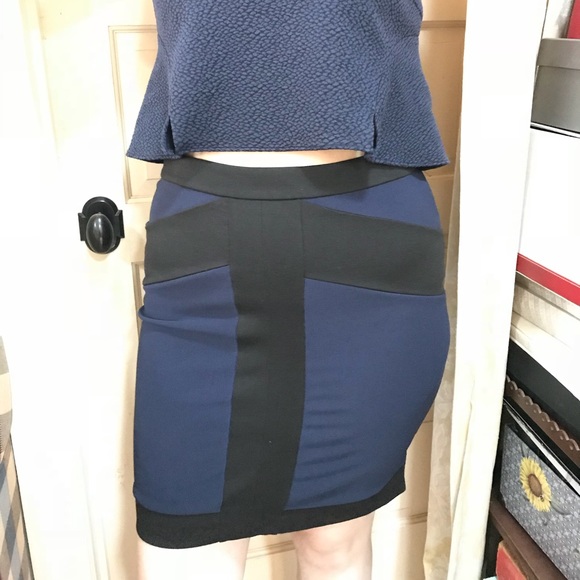 BCBG Generation Black Blue Bodycon Pencil Skirt 10 - Picture 2 of 12