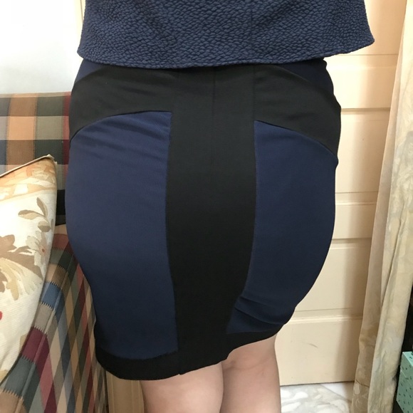 BCBG Generation Black Blue Bodycon Pencil Skirt 10 - Picture 3 of 12