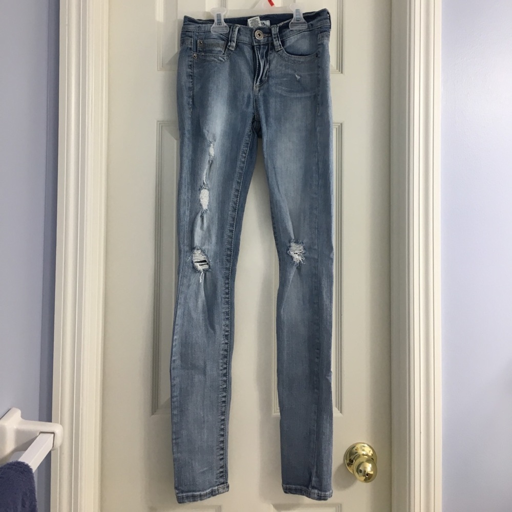 Modest ripped ripped jeans, size 0