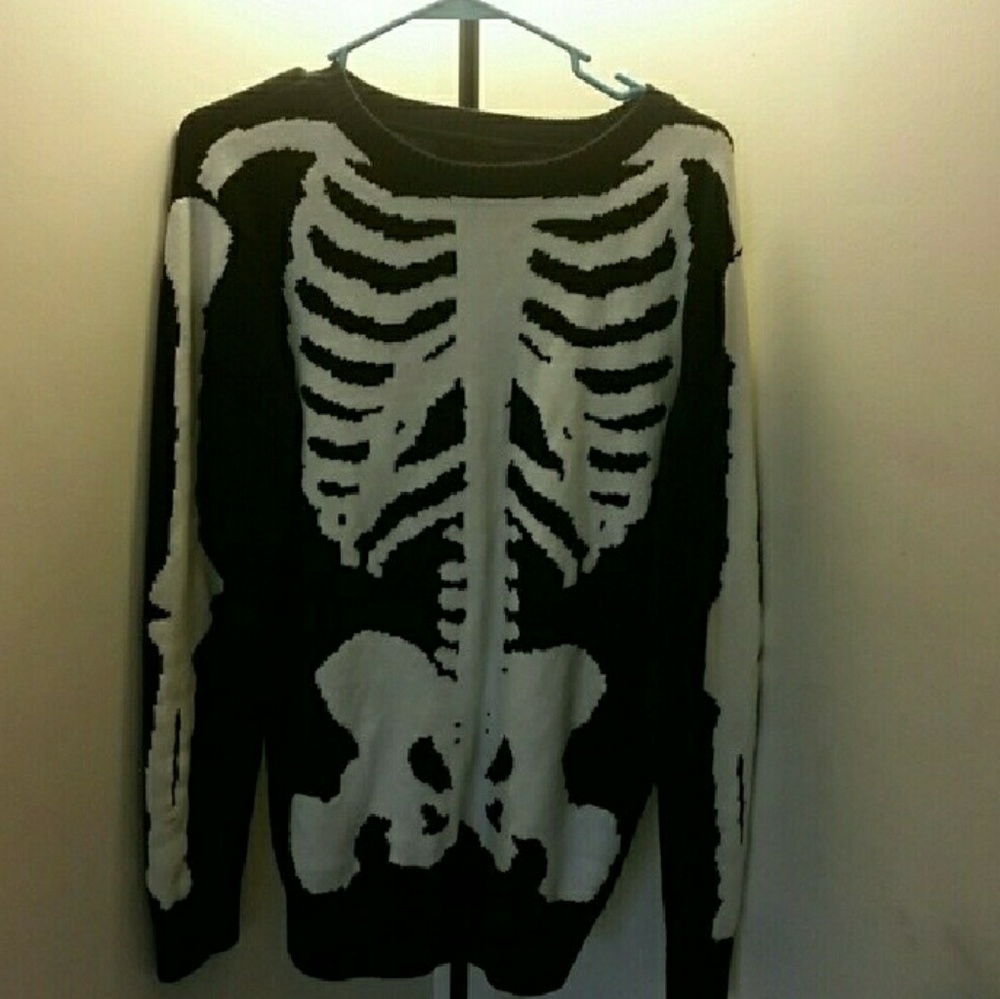 Skull sweater