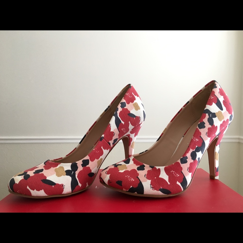 Kelly & Katie pump