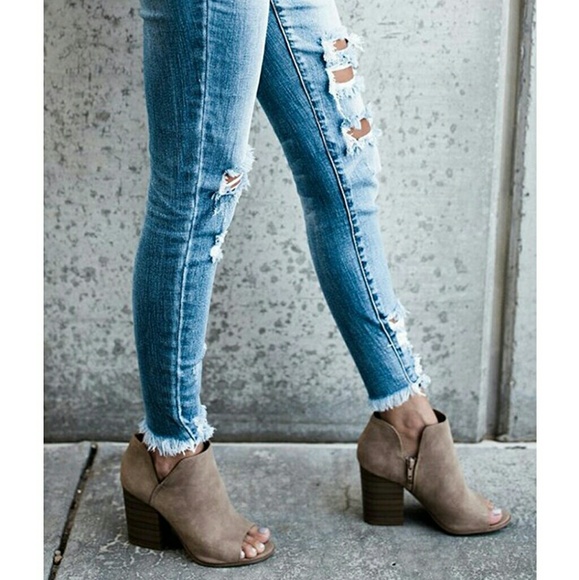 Jeans - Picture 3 of 4