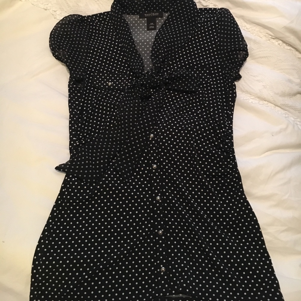 White House Black Market short sleeve blouse