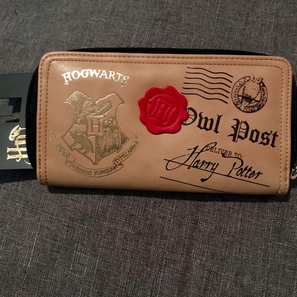 BNWT Harry Potter Owl Post Zip Wallet