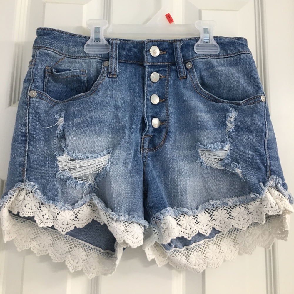 Distressed high rise shorts w/ lace detail,size 2